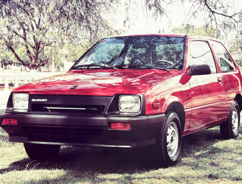 1988: Inicio de la producción del Suzuki Forsa.